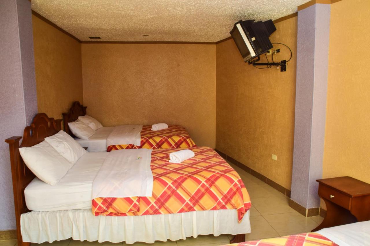 Hotel Puerta Del Sol Baños Exteriör bild