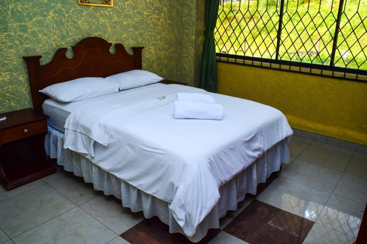 Hotel Puerta Del Sol Baños Exteriör bild