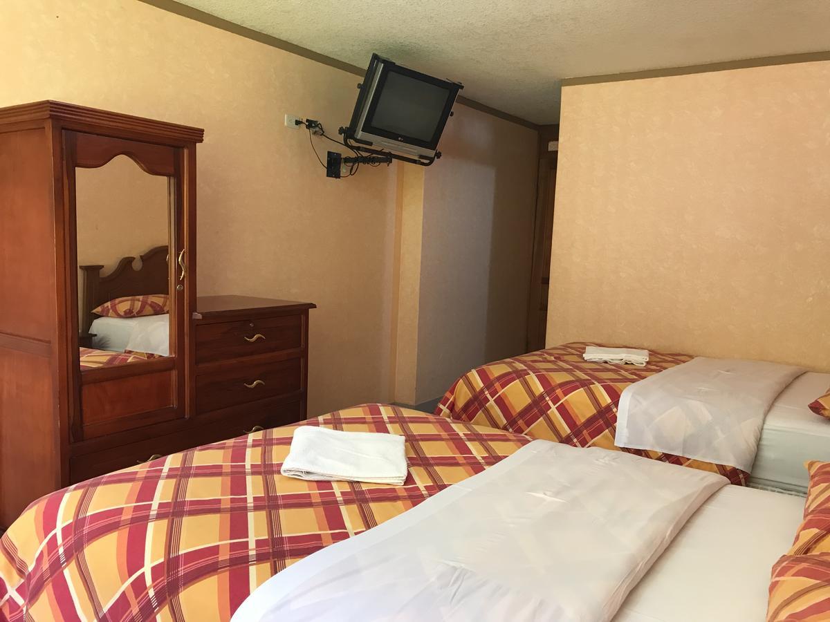 Hotel Puerta Del Sol Baños Exteriör bild