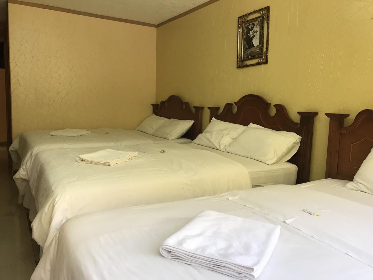 Hotel Puerta Del Sol Baños Exteriör bild